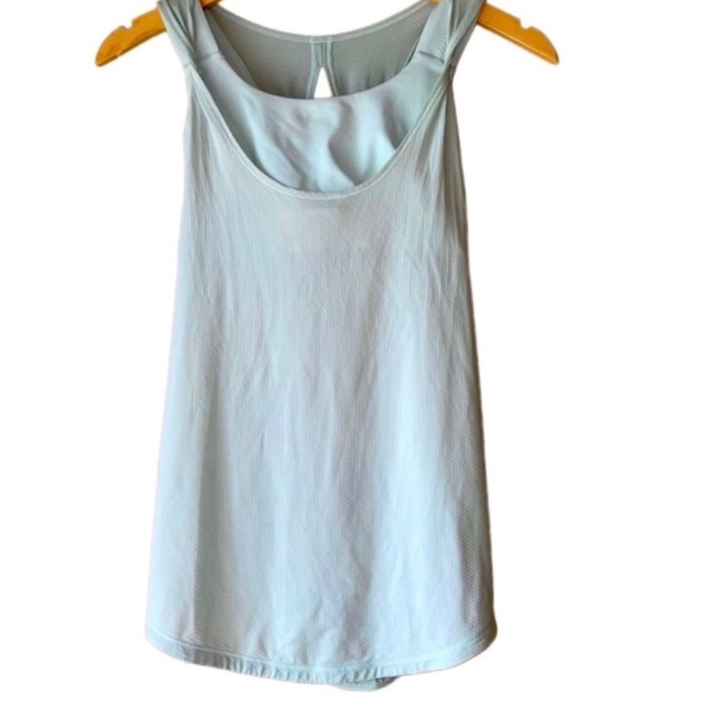 Lululemon 2-in-1 Tank w/Cris-cross sports bra 💪🏼